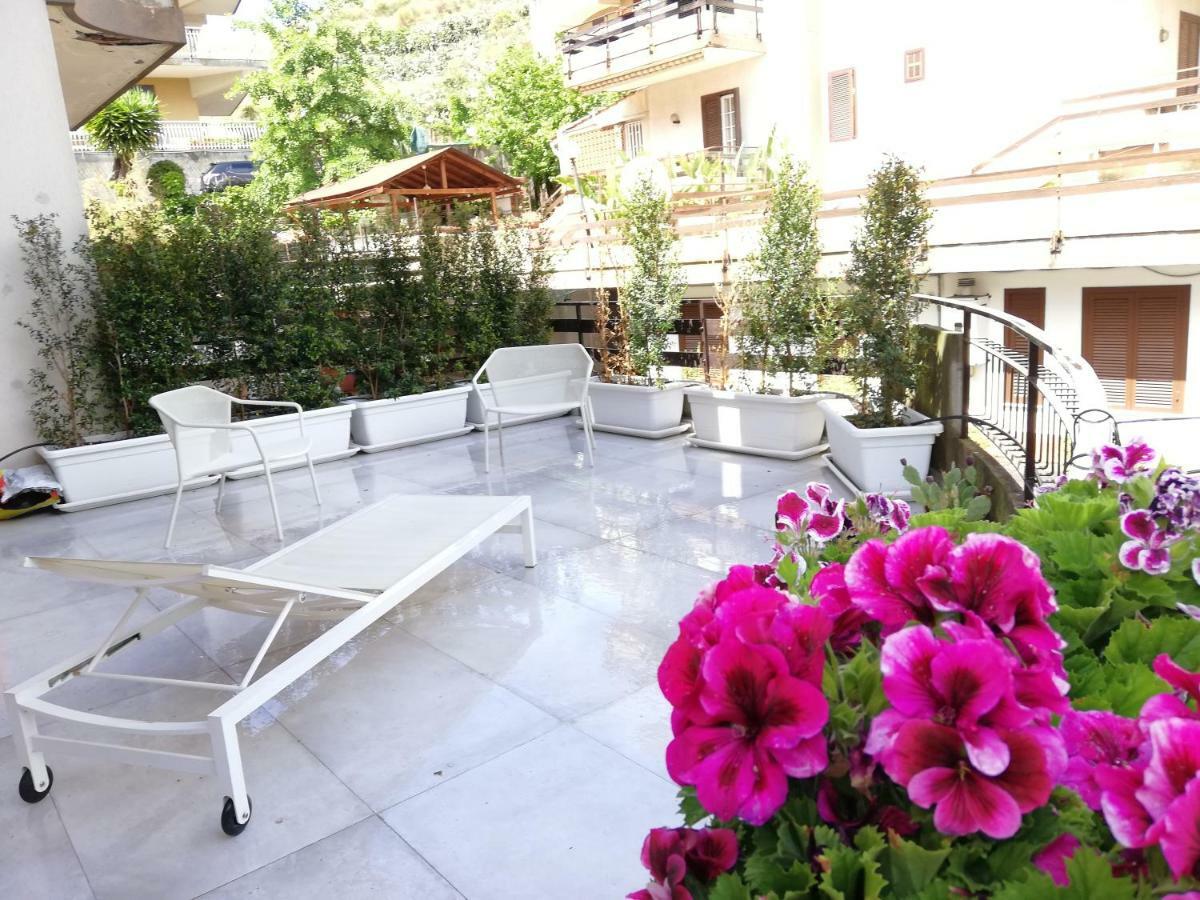Nereo Design Apartment Aci Trezza Esterno foto